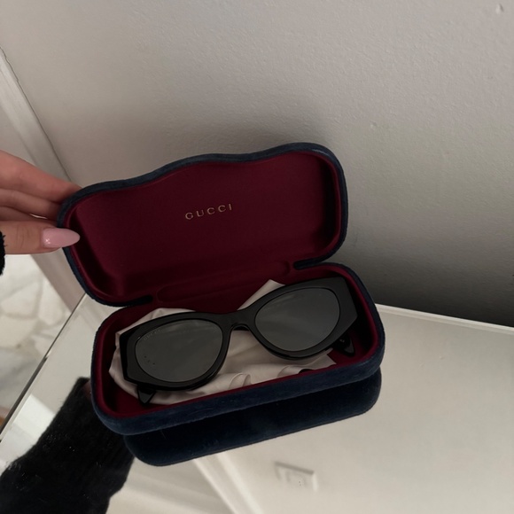 New Gucci Sunglasses GG-1691S Black Frames - Picture 5 of 6